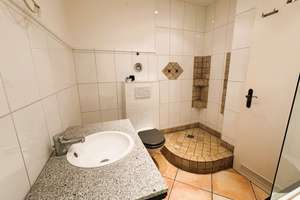 Absolute Ruhelage am Grünzug / Großzügige 3–4-Zi.-Wohnung / Südbalkon / Hobbyraum / Einzelgarage – Milbertshofenerstr. 57 B, 80807 Milbertshofen, München – Vorschaubild 13