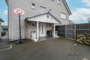 ***Mehrfamilienhaus  mit 3 WE in Delmenhorst – Eigennutzung und Vermietung sinnvoll kombiniert – Die vollständige Adresse der Immobilie erhältst du vom Anbieter., 27755 Hasport/Annenheide, Delmenhorst – Vorschaubild 1