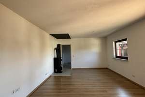 4 Zimmer Wohnung -Sehr großer Balkon zum entspannen – Rosenstraße 3, 96465 Neustadt bei Coburg – Vorschaubild 3