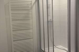 Porz-Zündorf! Zweitbezug nach Kernsanierung! Helle 2 Zi. Whg mit Duschbad, EBK – Die vollständige Adresse der Immobilie erhältst du vom Anbieter., 51143 Zündorf, Köln – Vorschaubild 6