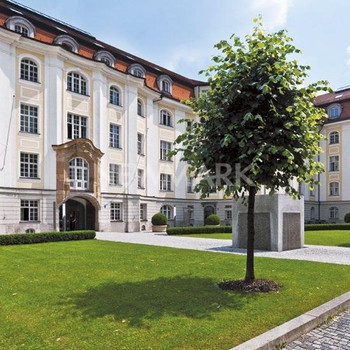 Repräsentative Büroflächen im historischen Palais 