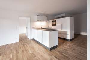 Neubau 4-Zimmer-Wohnung Souterrain mit großer Terrasse
