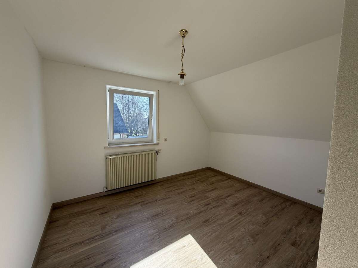 Immobilie in Graben - Haus mit 2 Wohneinheiten und großem Garten in Graben – sofort bezugsfrei. - Bild 6