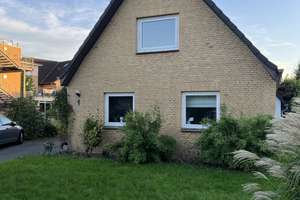 Einfamilienhaus mit Anbau auf sonnigem Grundstück – Die vollständige Adresse der Immobilie erhältst du vom Anbieter., 22459 Niendorf, Hamburg – Vorschaubild 3