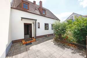 CHARMANTES FAMILIENNEST mit sonnigem Garten &  solider Bausubstanz – Schwandorfertstr 11, 81549 Südgiesing, München – Vorschaubild 13