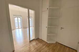 Mit Balkon zum Innenhof historischem Ambiente, EBK und Abstellkammer mit Waschmaschinenanschl.!! – Adolf-Heyden-Strasse 5, 12555 Berlin – Vorschaubild 4