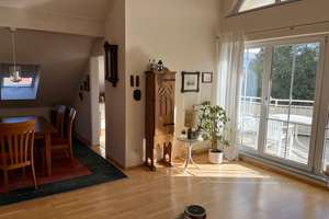 Geschmackvolle, gepflegte 2,5-Zimmer-Dachgeschosswohnung mit geh. Innenausstattung mit EBK – Wildenfelser Straße 22, 81249 Aubing-Süd, München – Vorschaubild 8