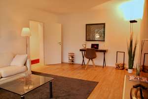 Renovierte helle 2-Zimmer Wohnung mit Blick auf Biebricher Wasserturm // von privat – Feldbergstraße 9, 65187 Biebrich, Wiesbaden – Vorschaubild 9