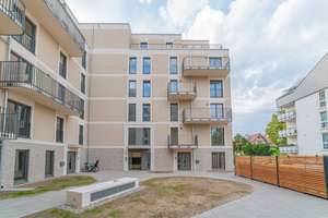 3 Zimmer Wohnung mit Erker und Balkon sowie mit Einbauküche – Schlossallee 9, 13156 Niederschönhausen, Berlin – Vorschaubild 5