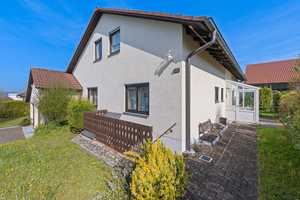 *Baindt* Einfamilienhaus in ruhiger Wohnlage mit schönem Gartengrundstück und Doppelgarage – Ravensburg (Kreis) – Vorschaubild 1