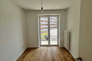 Erstbezug nach Sanierung mit Einbauküche und Balkon: schöne 2-Zimmer-Wohnung in München – München – Vorschaubild 3