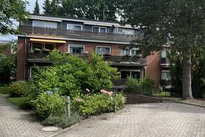 Großzügige 3-Zimmer Wohnung mit Balkon im Grünen von Rissen