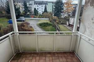 Gemütliche 1-Zimmer mit Balkon, Laminat und Wannenbad in ruhiger Lage