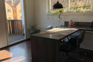 Helles Zimmer in schöner 80qm 2er-WG am Schlossgarten mit Balkon und zwei Bädern – Die vollständige Adresse der Immobilie erhältst du vom Anbieter., 70190 Berg, Stuttgart – Vorschaubild 2