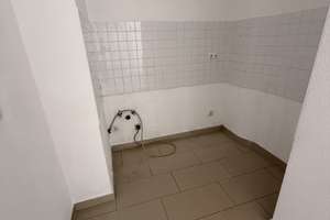 Schnuckelige 2 ZKB-Wohnung im Hinterhaus mit Gemeinschaftsinnenhof – Steingasse 28, 65183 Mitte, Wiesbaden – Vorschaubild 3