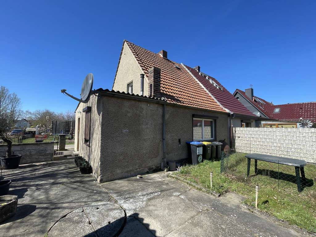 Immobilie in Leegebruch - Reihenendhaus mit großem Garten & Baugenehmigung – seltene Gelegenheit - Bild 1