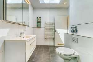 Über den Dächern Münchens – ein Zuhause voller Licht und besonderer Atmosphäre – Die vollständige Adresse der Immobilie erhältst du vom Anbieter., 80336 Sankt Paul, München – Vorschaubild 13