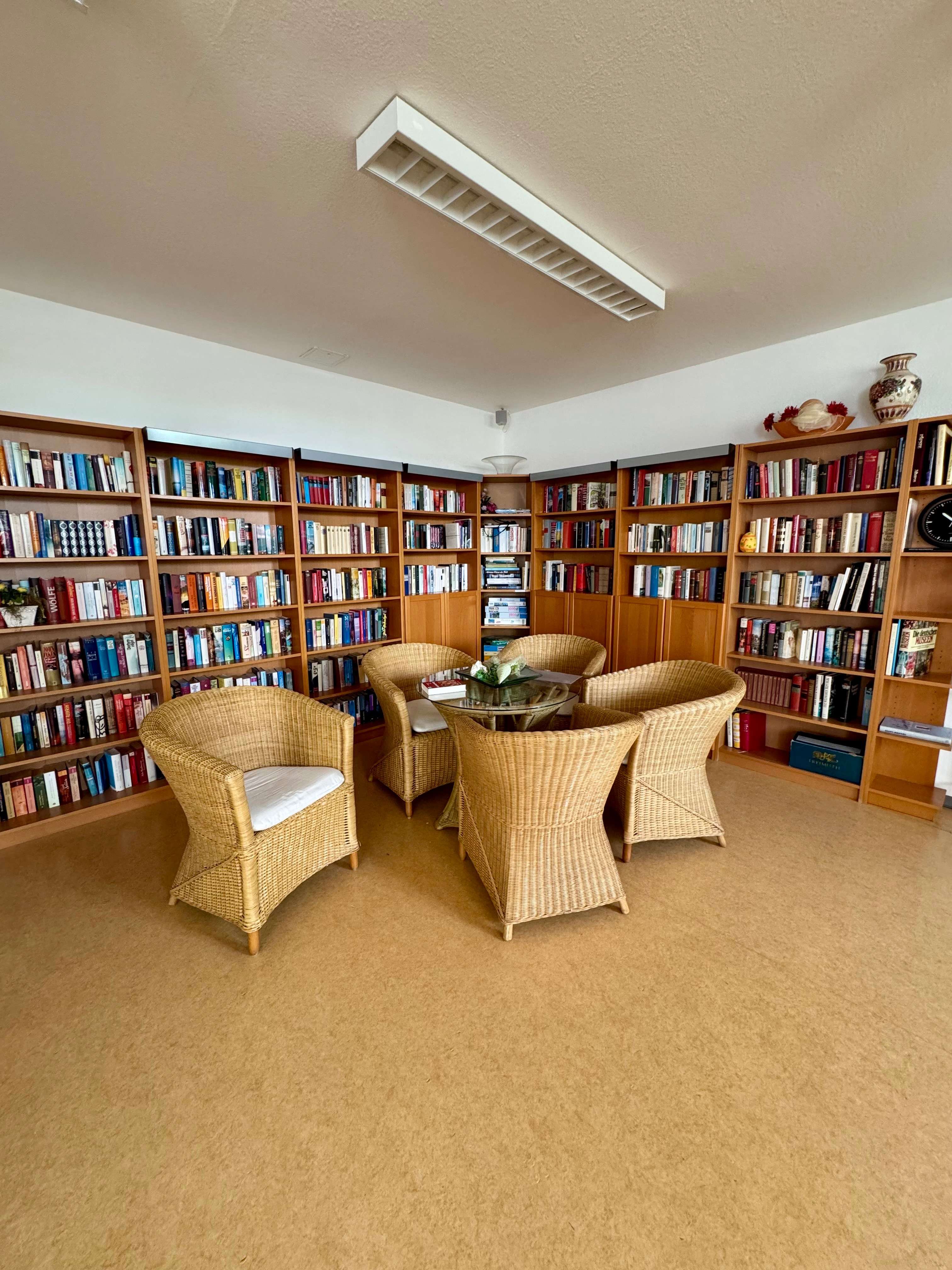 Immobilie in Geisenheim - *** VERKAUFT *** Gepflegte Wohnung mit Sonnenbalkon in beliebter Geisenheimer Rheingau-Residenz - Bild 3