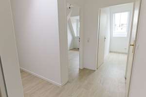 Stilvolle ruhige 3-Zi-Dachgeschosswohnung – eigene Etage, Dachbalken & Gartenmitnutzung – Die vollständige Adresse der Immobilie erhältst du vom Anbieter., 24114 Südfriedhof, Kiel – Vorschaubild 20