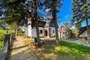Sanierungsbedürftiges, freistehendes Einfamilienhaus in beliebter sowie idyllischer Stadtlage!