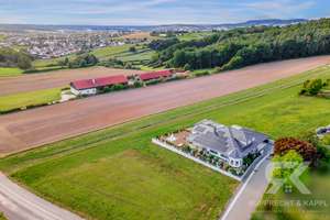 *Neuwertige Villa mit Weitblick, 9 Zimmern, Toplage und luxuriöser Ausstattung in Kümmersbruck* – Die vollständige Adresse der Immobilie erhältst du vom Anbieter., 92245 Kümmersbruck – Vorschaubild 3