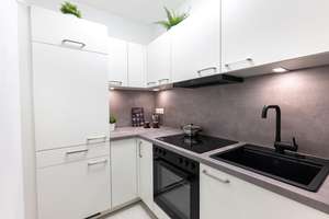 FRISCH SANIERTE 1-Zi.-Wohnung mit Balkon & EBK - PROVISIONSFREI & BEZUGSFREI – Die vollständige Adresse der Immobilie erhältst du vom Anbieter., 86161 Wolfram-und Herrenbachviertel, Augsburg – Vorschaubild 5