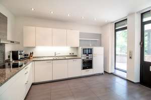 Architektonisches Split- Level- Konzept auf hohem Niveau – zeitlose Eleganz in begehrter Wohnlage. – Die vollständige Adresse der Immobilie erhältst du vom Anbieter., 26123 Donnerschwee, Oldenburg (Oldenburg) – Vorschaubild 8