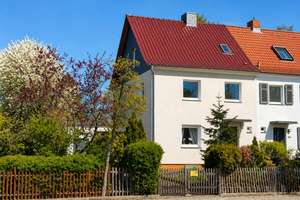 Ein Haus mit Charakter, Garten und Raum für Ihre Zukunft – Die vollständige Adresse der Immobilie erhältst du vom Anbieter., 14165 Zehlendorf, Berlin – Vorschaubild 2