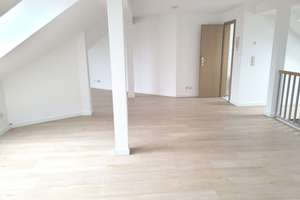 ***LICHTDURCHFLUTETES DACHGESCHOSS IN RUHIGER LAGE MIT VIEL PLATZ*** – Franz-Wiesner-Str. 12, 9131 Ebersdorf, Chemnitz – Vorschaubild 3