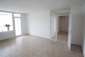 3 ZKB Wohnung mit verglastem Balkon und Küche – Wildrosenallee 6, 57078 Langenholdinghausen, Siegen – Vorschaubild 3