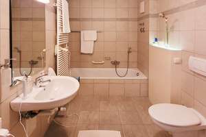 Altstadtjuwel mit über 40 m² Terrasse – Top-Lage im Spitäle, Aufzug & Tiefgarage – Die vollständige Adresse der Immobilie erhältst du vom Anbieter., 97082 Altstadt, Würzburg – Vorschaubild 8