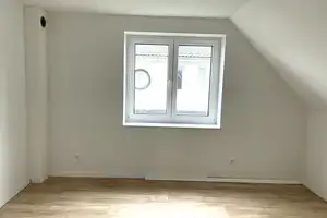 Perfekt für Ihre Familie - großzügiges Haus in ruhiger und kinderfreundlicher Lage! – Triftweg 56, 21706 Stade (Kreis) – Vorschaubild 11