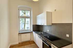 Sonnige 3-Zimmer-Altbau-Wohnung mit Balkon in bester Reuterkiezlage – Berlin – Vorschaubild 10
