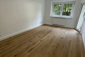 Modernisierte 2 Zimmer Wohnung mit Balkon und Einbauküche in Düsseltal
