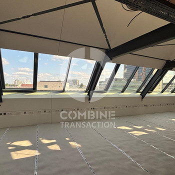 Neu ausgebautes DG mit Terrasse! combine Transaction.