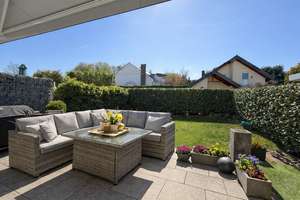 Bezugsfrei - 183 m2 - Modernes Reihenendhaus in Dornholzhausen mit Garten und TG-Stellplätzen – Die vollständige Adresse der Immobilie erhältst du vom Anbieter., 61350 Bad Homburg vor der Höhe – Vorschaubild 4