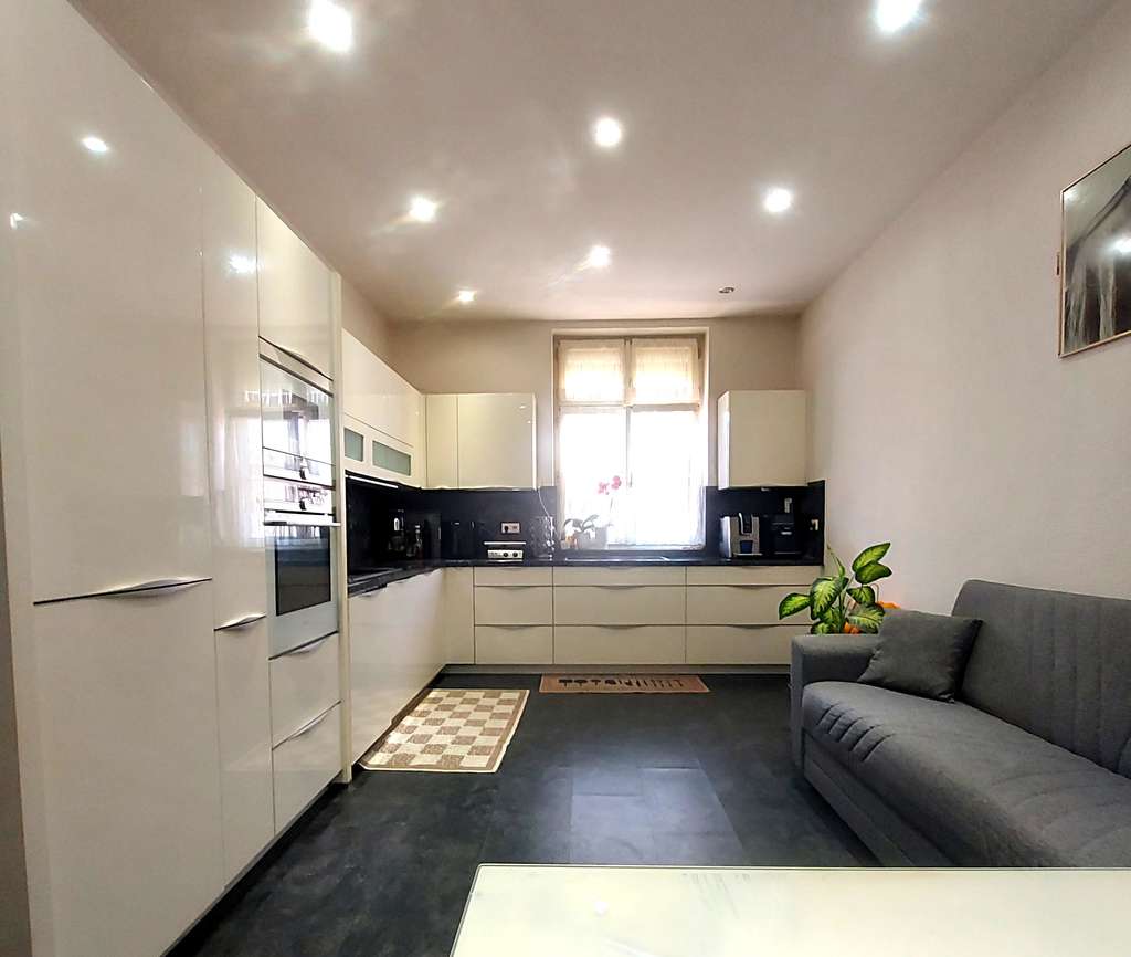 Immobilie in Ingolstadt - NEU-Altbauwohnung mit hohen Decken  und viel Platz zum Wohnen! - Bild 0