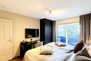 Luxuriöse möblierte Designer-Wohnung mit umlaufender Terrasse – 40219 Unterbilk, Düsseldorf – Vorschaubild 14