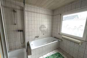 EINZIEHEN & WOHLFÜHLEN: LIEBEVOLLES ZUHAUSE MIT EINBAUKÜCHE, BALKON & RUHIGER LAGE – Die vollständige Adresse der Immobilie erhältst du vom Anbieter., 36266 Heringen (Werra) – Vorschaubild 9