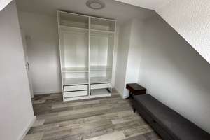 Möblierte helle  3-Zimmer Dachgeschosswohnung in Köln-Höhenhaus – Im Weidenbruch 93, 51061 Höhenhaus, Köln – Vorschaubild 14