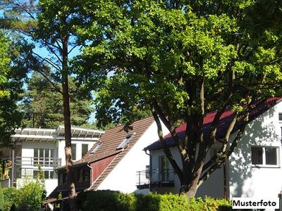 Platz für alle - Freistehendes 2-Familienhaus nebst Garten und Garage
