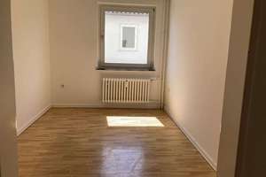 Geräumige, gepflegte 4 Zimmer-Wohnung mit Balkon in ruhiger guter Stadtrandlage – Die vollständige Adresse der Immobilie erhältst du vom Anbieter., 34125 Fasanenhof, Kassel – Vorschaubild 8