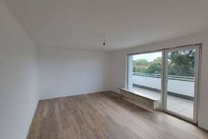 Komplett renovierte, helle 3-Zimmer-Wohnung ca. 77 m² mit Balkon, in Dortmund-Hörde zu v – 44263 Westfalendamm, Dortmund – Vorschaubild 2