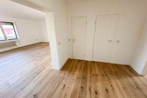 KÖLN-JUNKERSDORF: 3 ZIMMER / LUXUSAUSSTATTUNG / BESTWOHNLAGE / STADTWALDNAH – Die vollständige Adresse der Immobilie erhältst du vom Anbieter., 50858 Junkersdorf, Köln – Vorschaubild 4