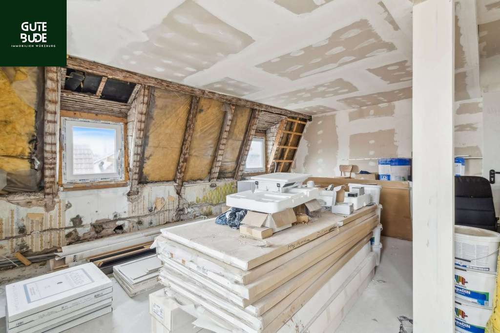 Immobilie in Zellingen - Projekt für Selbstverwirklicher: Sanierte Dachgeschosswohnung mit 5 Zimmern in Zellingen - Bild 3