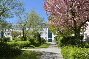 ProEigentum: 3-Zi-Whg Bogenhausen, vollst. renoviert, Wannenbad, Gäste-WC, Balkon, TG-Stellplatz