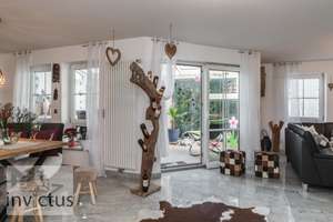 Wohnen mit Stil: Großzügiges Haus mit 6 Zimmern, Wintergarten, Doppelgarage, Kamin & Einliegerwhg! – Die vollständige Adresse der Immobilie erhältst du vom Anbieter., 74211 Leingarten – Vorschaubild 1
