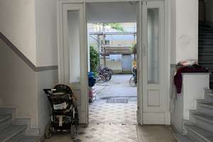 Charmante 3,5-Zimmer-Wohnung mit Gartenanteil im Hochparterre! – Die vollständige Adresse der Immobilie erhältst du vom Anbieter., 10965 Kreuzberg, Berlin – Vorschaubild 2