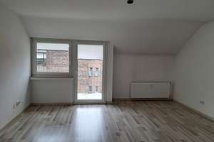 Geräumige Dachgeschosswohnung mit eigenem Balkon und Einbauküche – ideal auch für eine WG – Im Krahnenhof 5, 50668 Altstadt/Nord, Köln – Vorschaubild 2