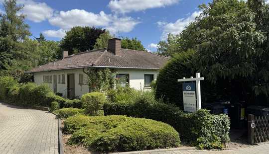 Bild von Älteres Einfamilienhaus mit wunderbarem Garten!